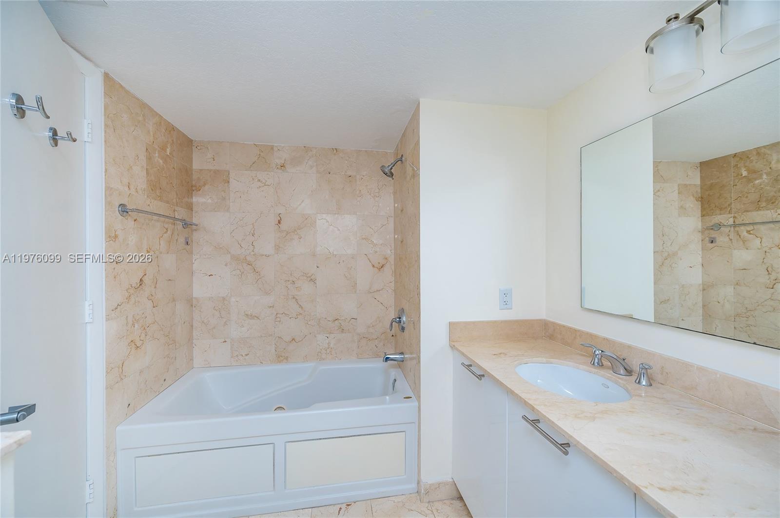 1800 N Bayshore Drive 2503 Property Photo 17