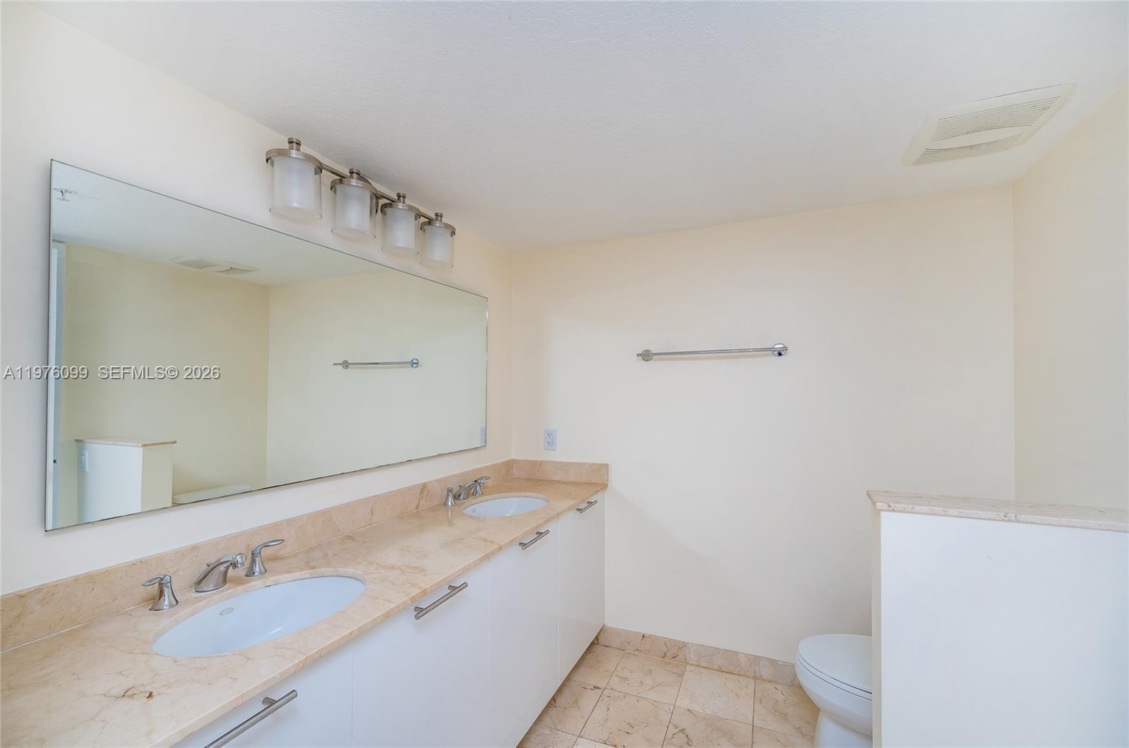 1800 N Bayshore Drive 2503 Property Photo 18