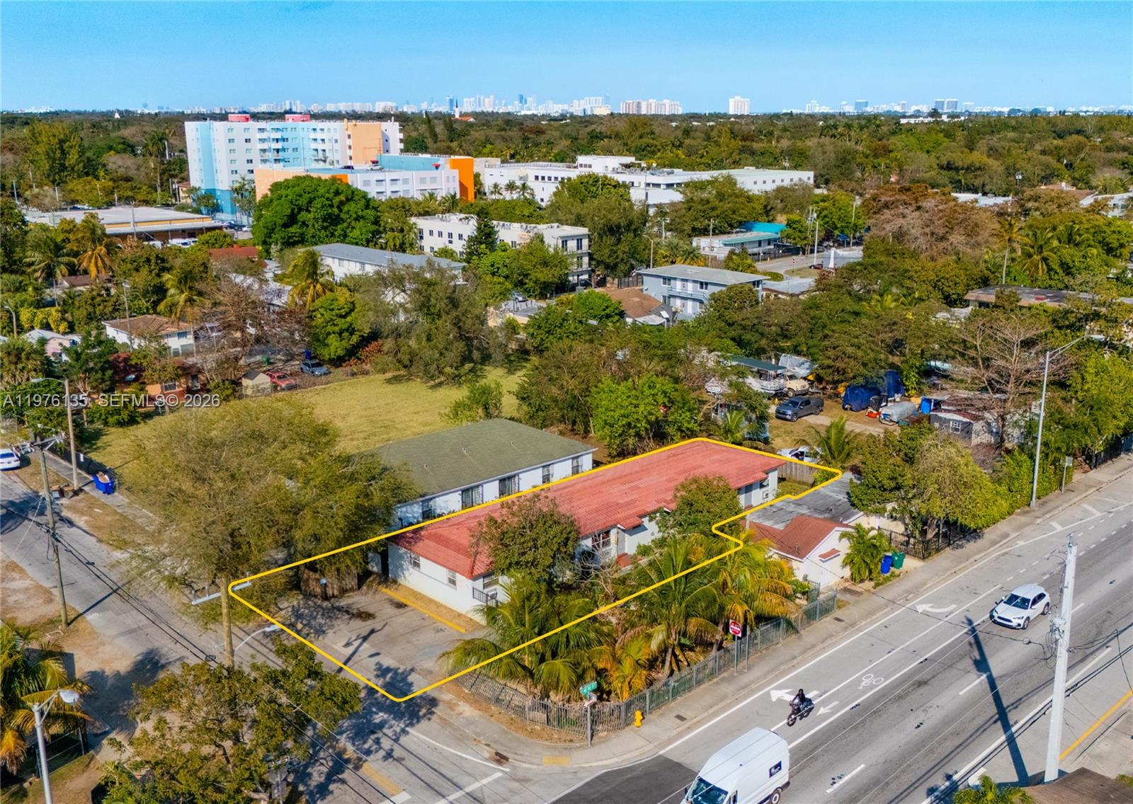 8213 Ne 1st Avenue Property Photo 1