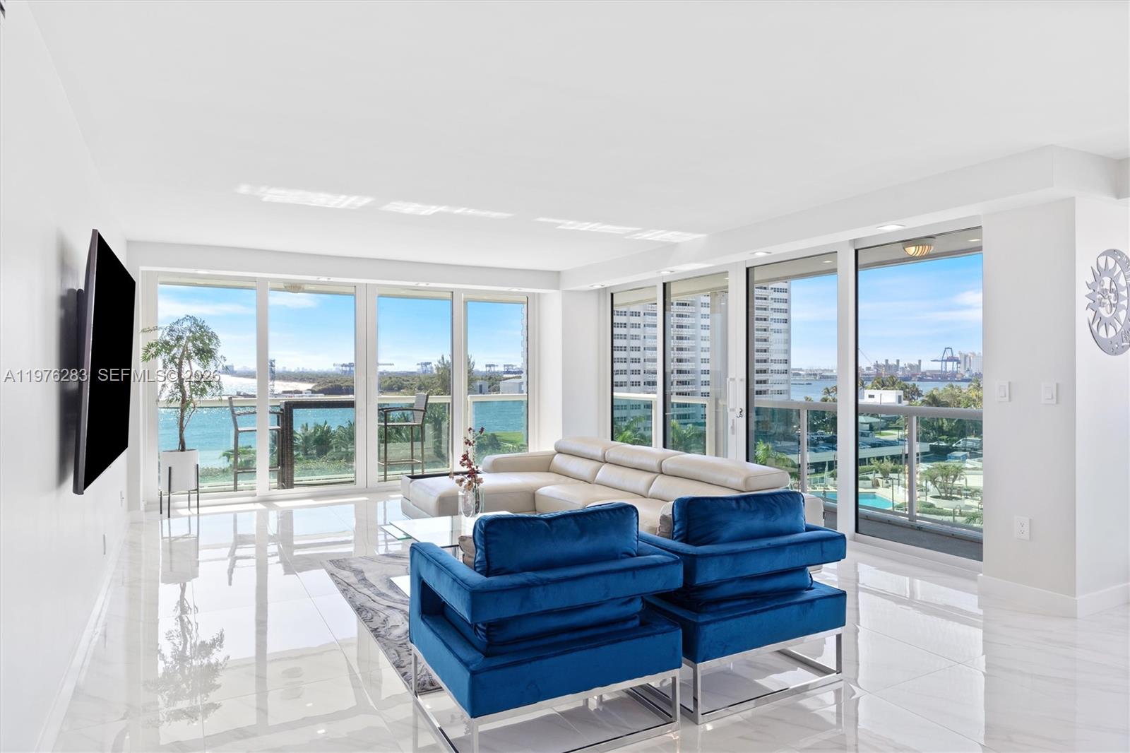 2100 S Ocean Lane 502 Property Photo 4