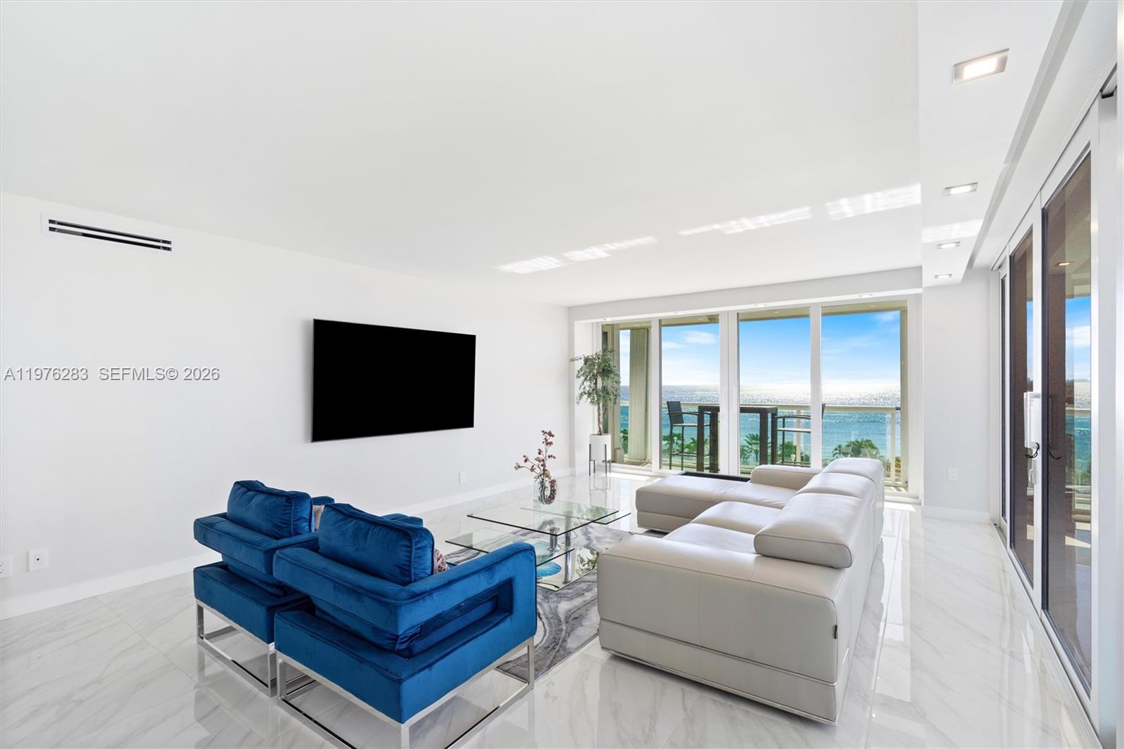 2100 S Ocean Lane 502 Property Photo 6