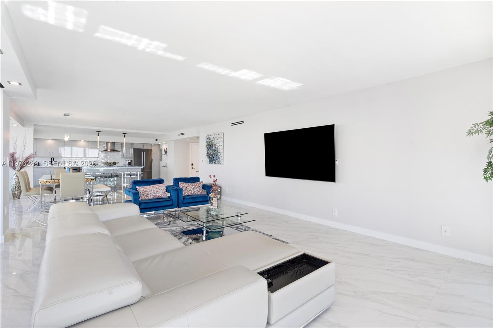 2100 S Ocean Lane 502 Property Photo 8