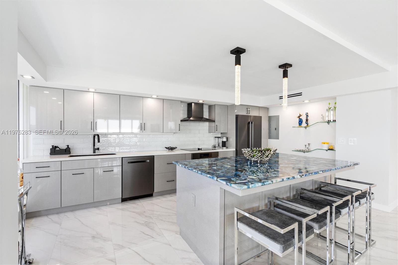 2100 S Ocean Lane 502 Property Photo 12