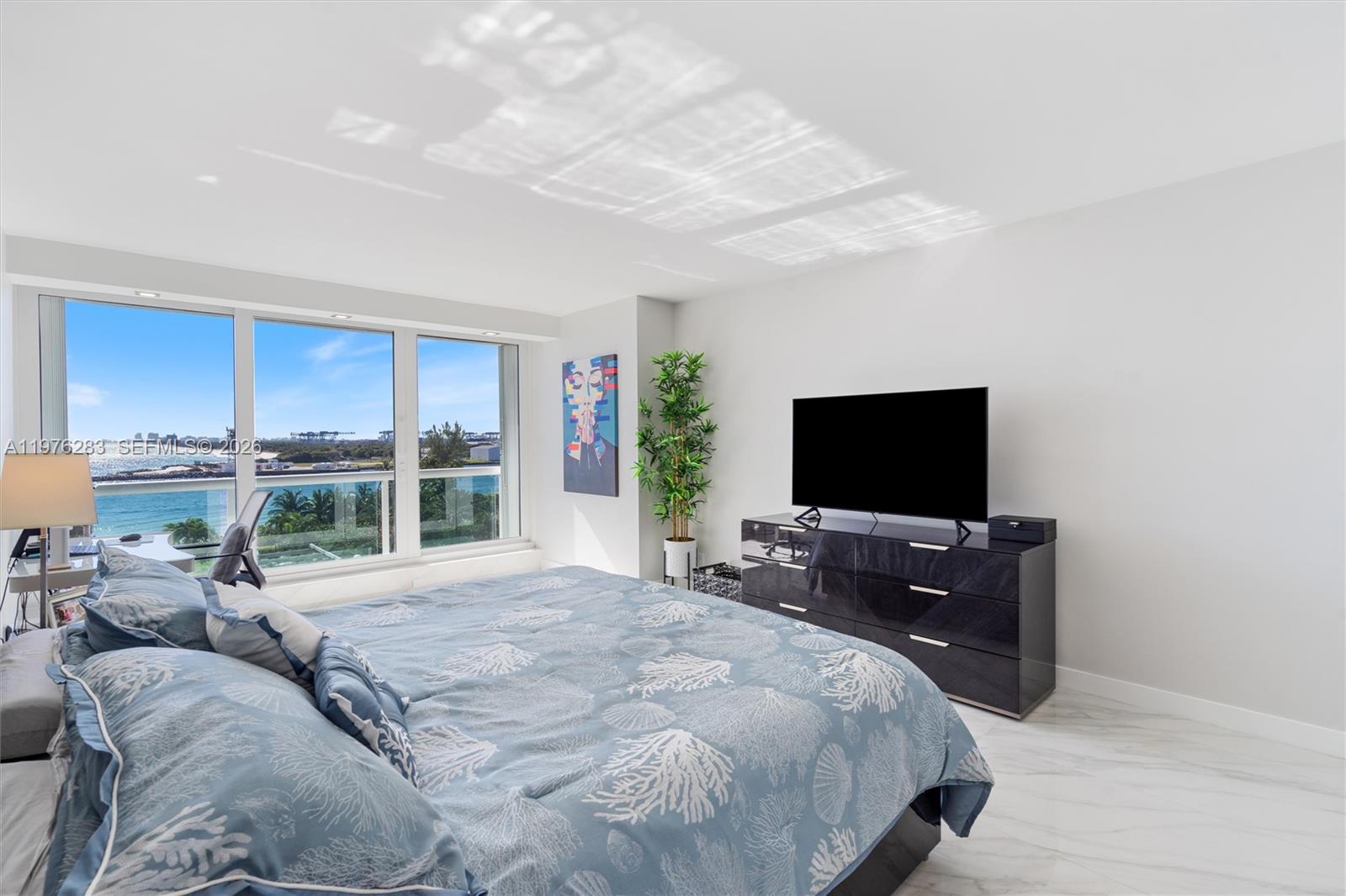 2100 S Ocean Lane 502 Property Photo 21
