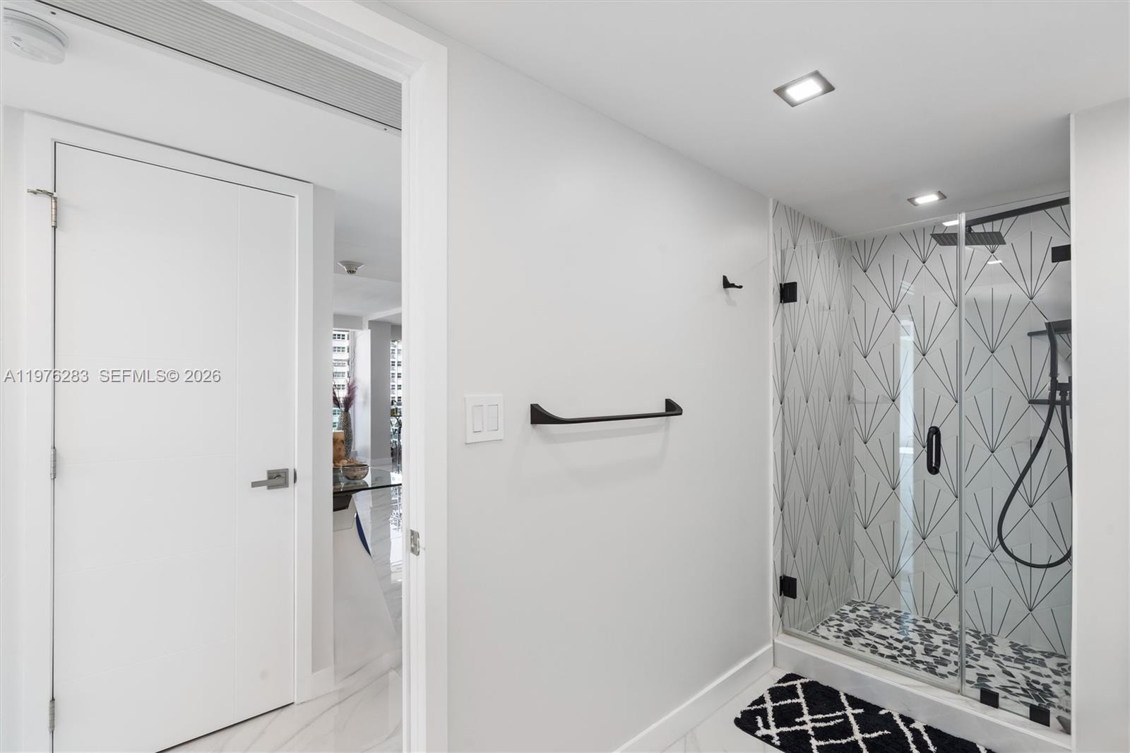 2100 S Ocean Lane 502 Property Photo 28