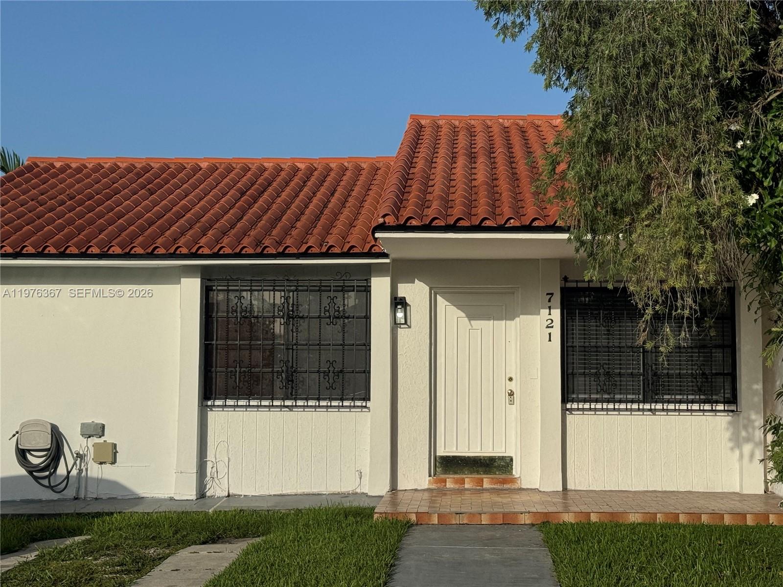 7121 Sw 102nd Court Property Photo 1