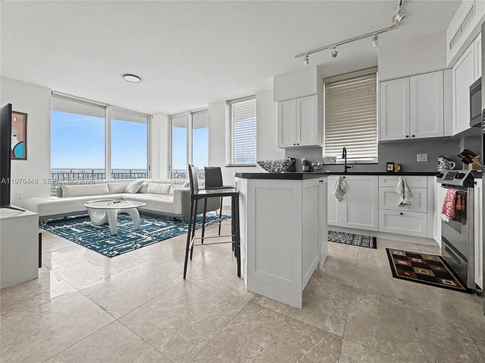 1755 E Hallandale Beach Boulevard 2207e Property Photo 3