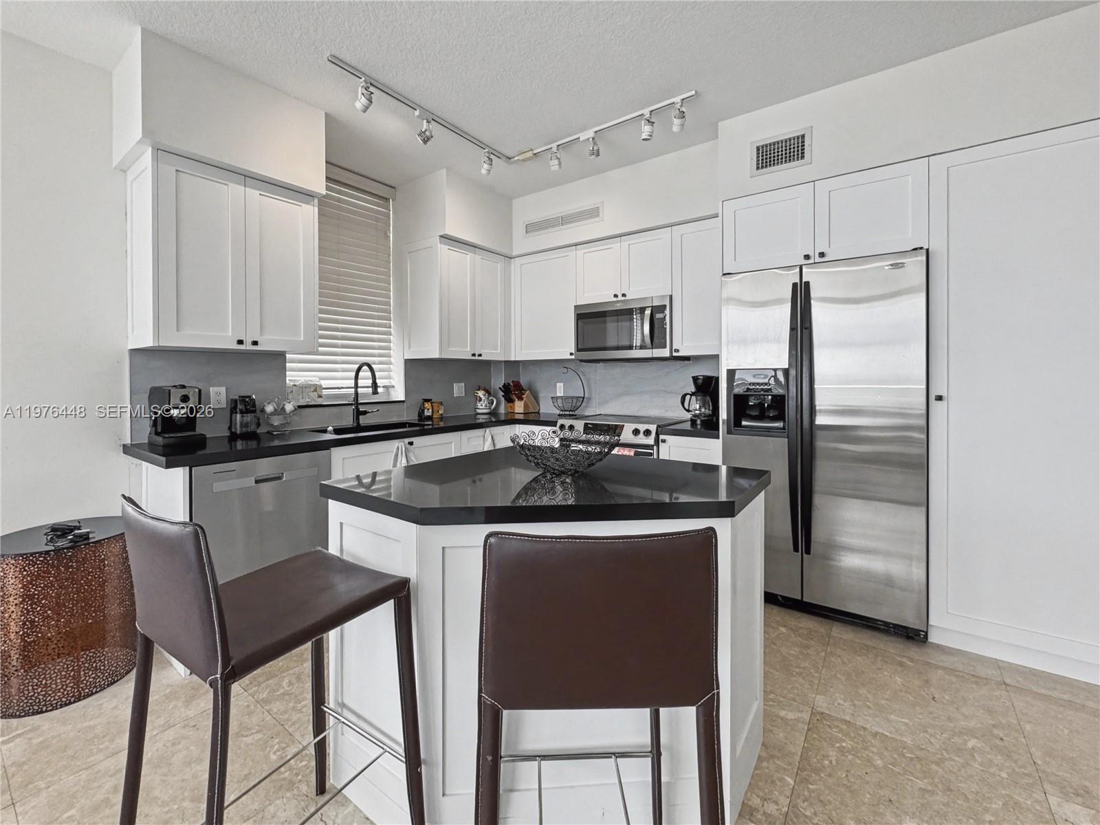 1755 E Hallandale Beach Boulevard 2207e Property Photo 5
