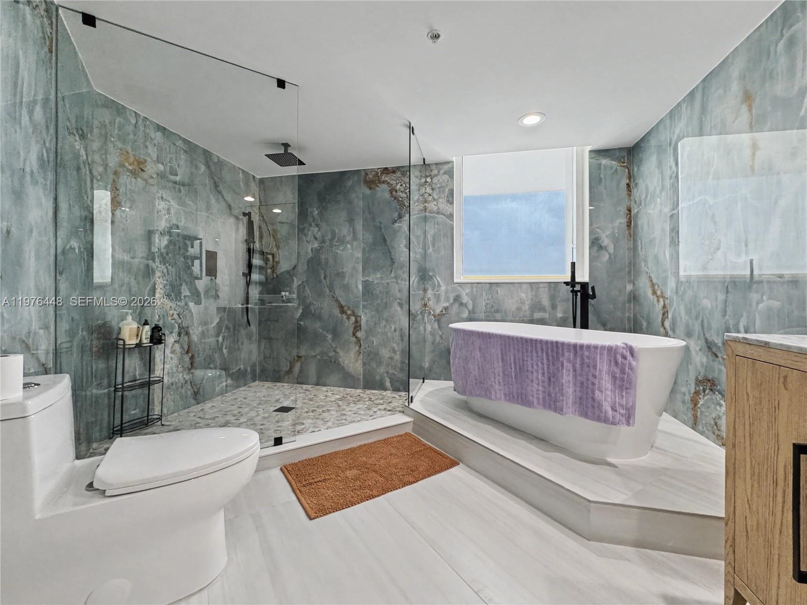 1755 E Hallandale Beach Boulevard 2207e Property Photo 12
