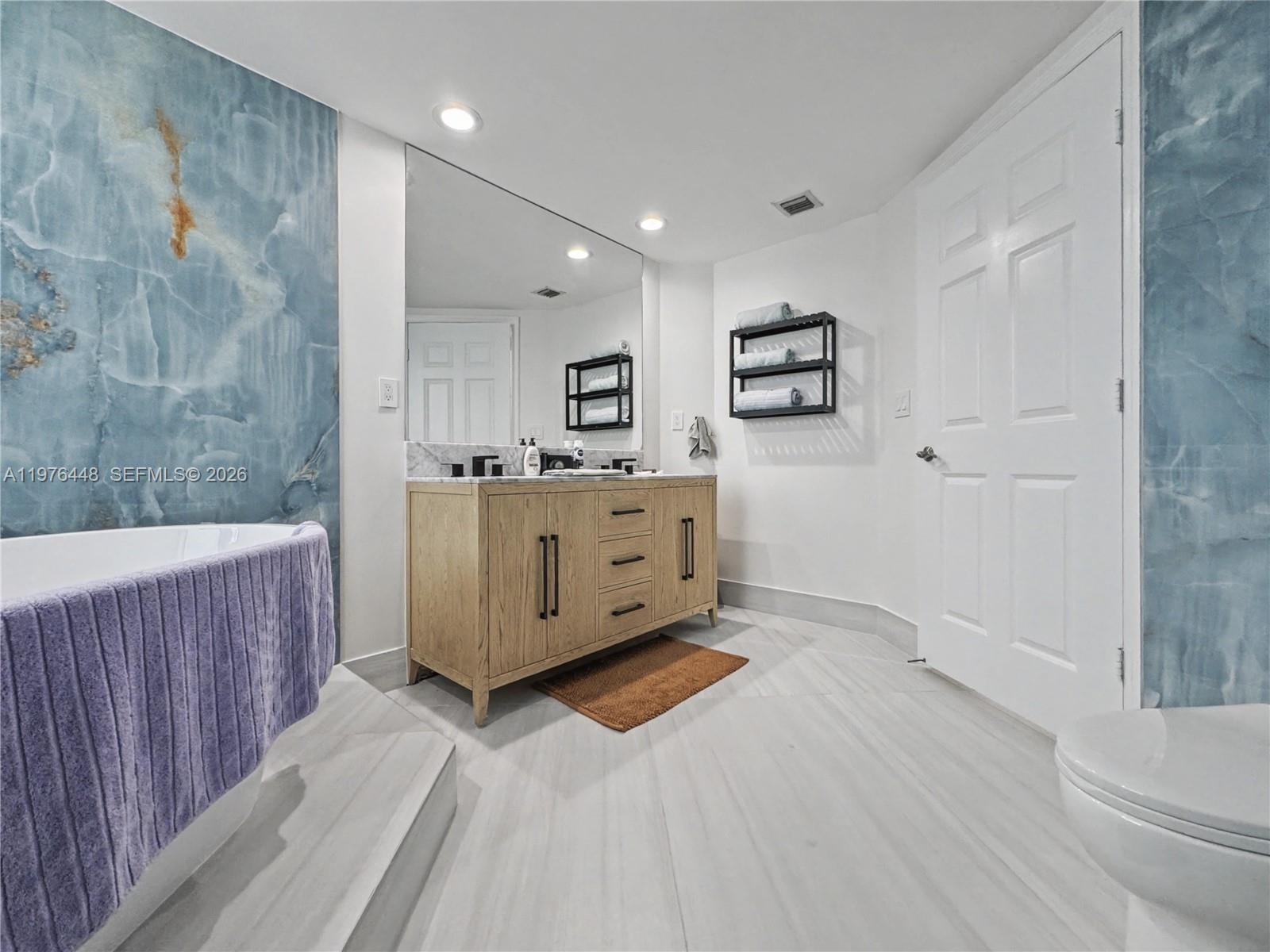 1755 E Hallandale Beach Boulevard 2207e Property Photo 16