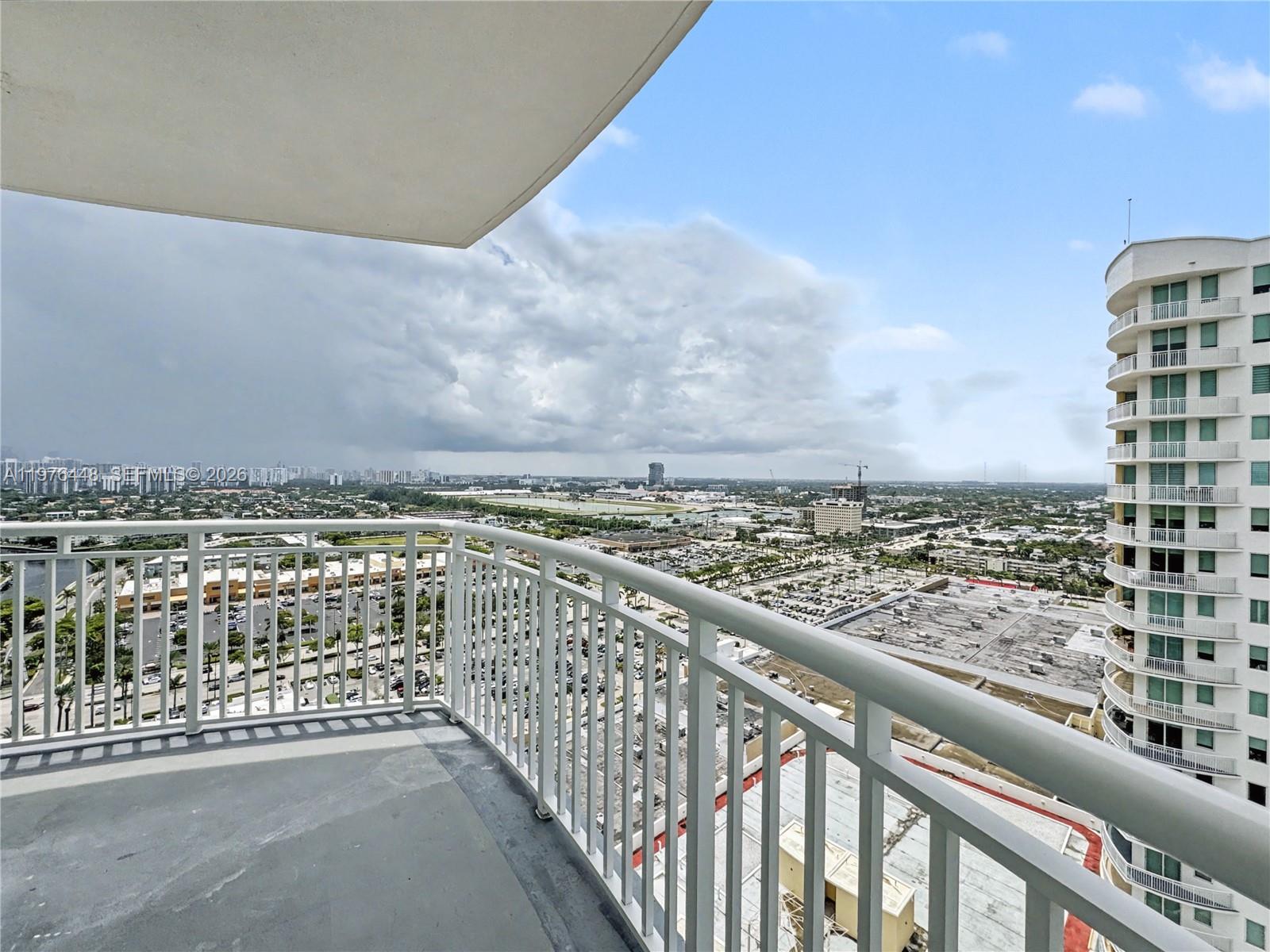 1755 E Hallandale Beach Boulevard 2207e Property Photo 32