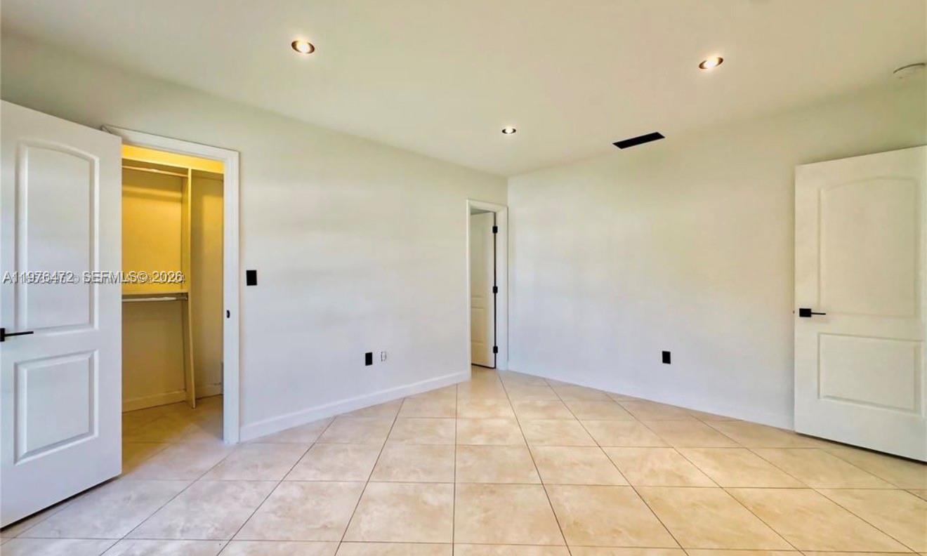 21020 Ne 18th Court Property Photo 5