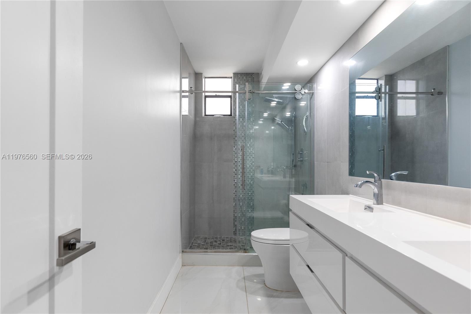 2500 Parkview Drive 1121 Property Photo 24