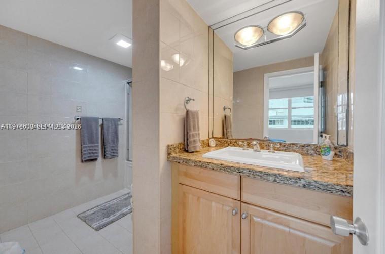 999 Brickell Bay Drive 2007 Property Photo 2