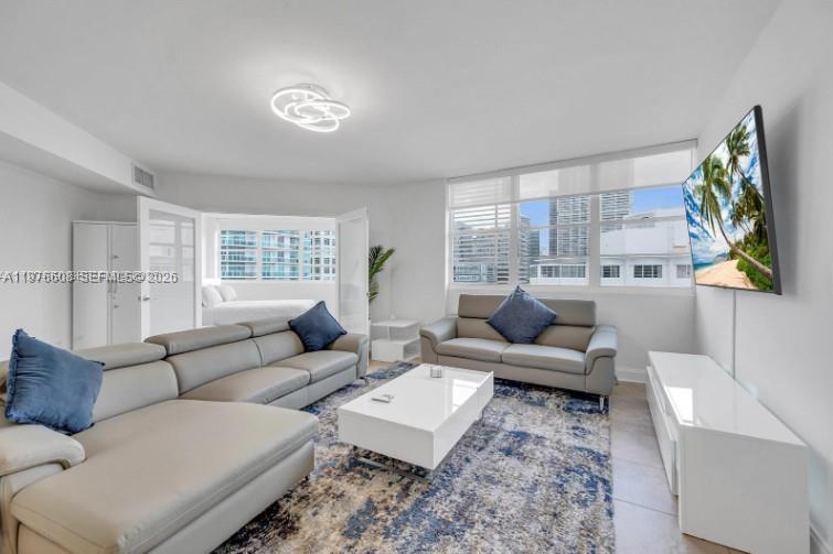 999 Brickell Bay Drive 2007 Property Photo 10