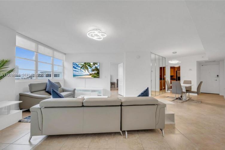 999 Brickell Bay Drive 2007 Property Photo 20