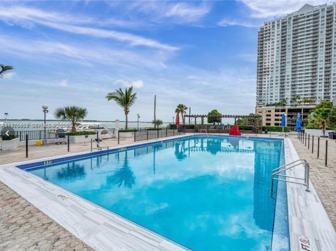 999 Brickell Bay Drive 2007 Property Photo 25