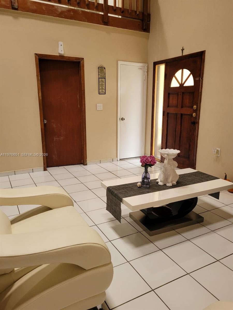 10932 Sw 25th Street Property Photo 5