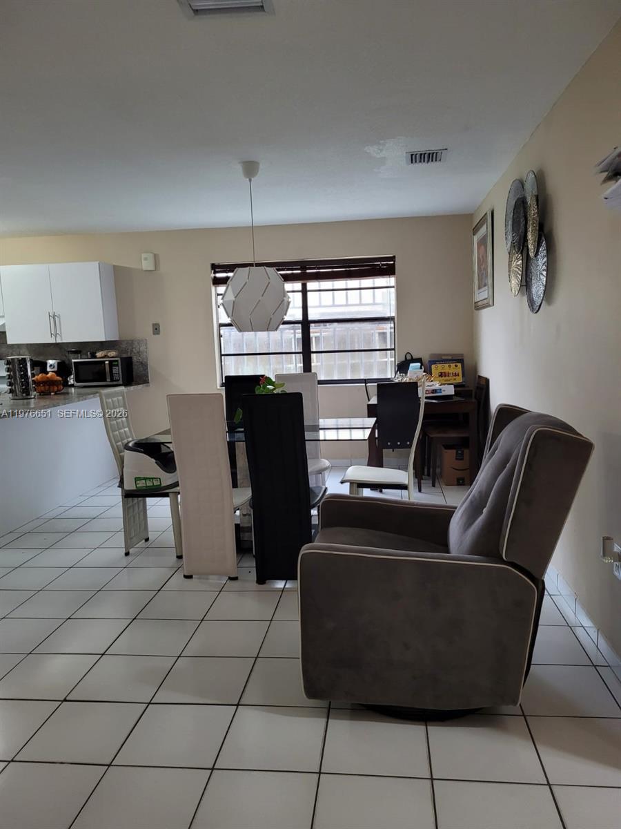 10932 Sw 25th Street Property Photo 7