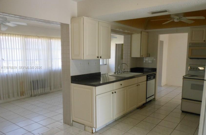 4955 Nw 55th Street Property Photo 6