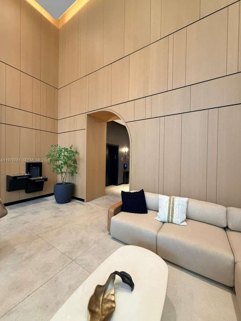A11976761 Property Photo 3