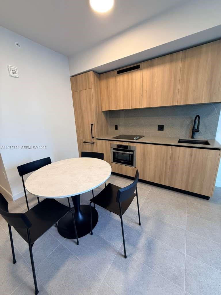 A11976761 Property Photo 7