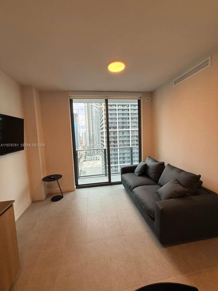 A11976761 Property Photo 8