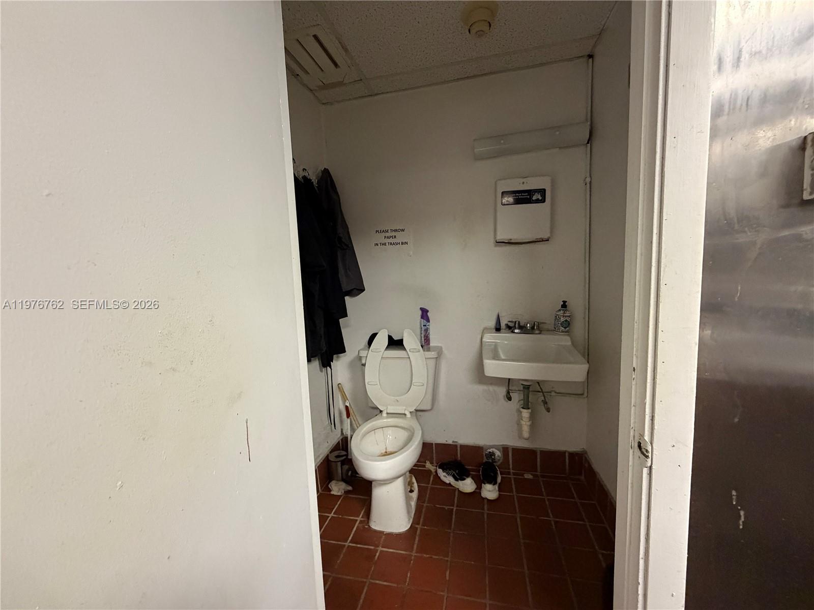 A11976762 Property Photo 12