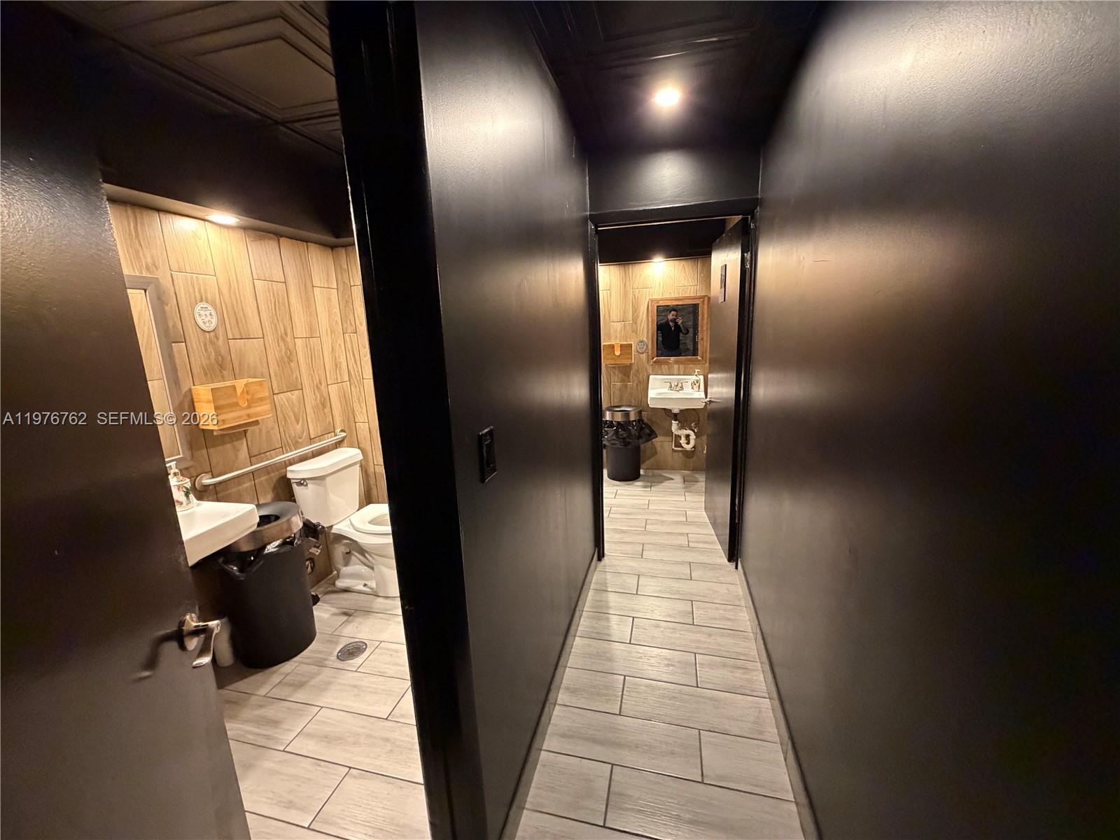 A11976762 Property Photo 19
