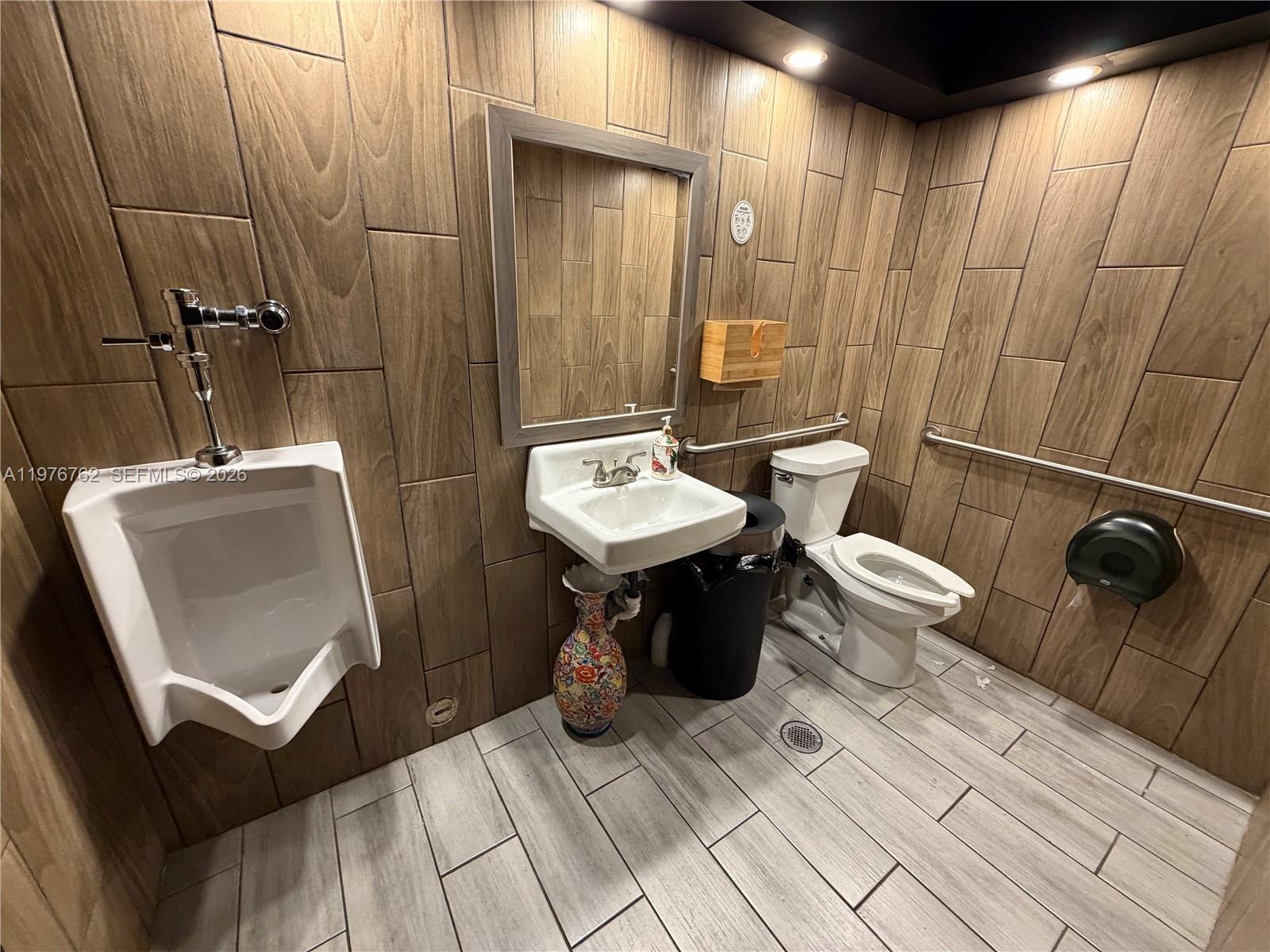A11976762 Property Photo 20
