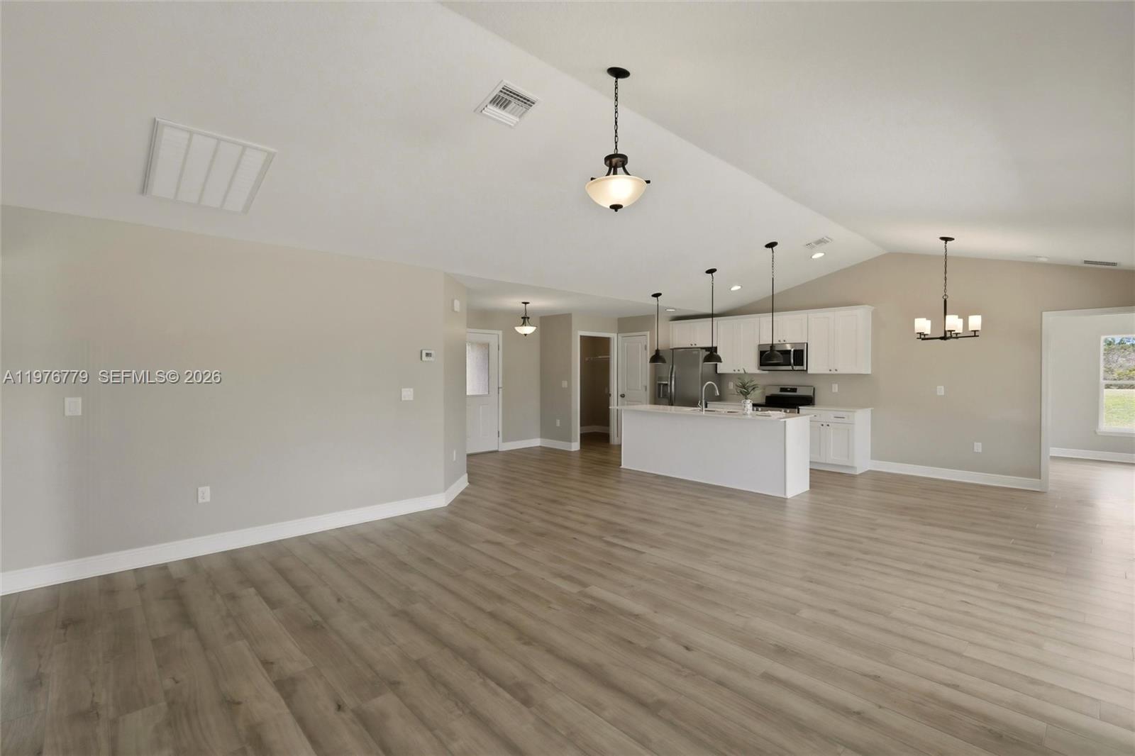 6809 Dickinson Drive Property Photo 6