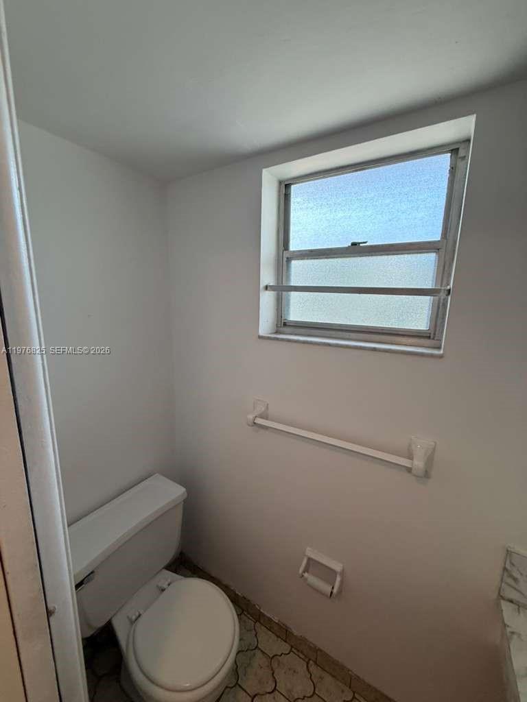 2820 Ne 201st Terrace F215 Property Photo 8
