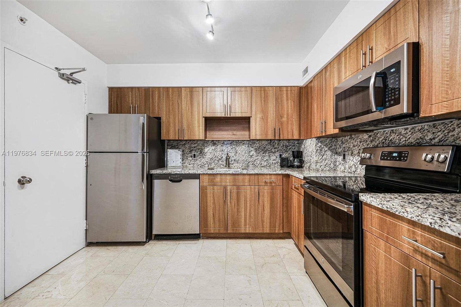 5101 Collins Avenue 11l Property Photo 8