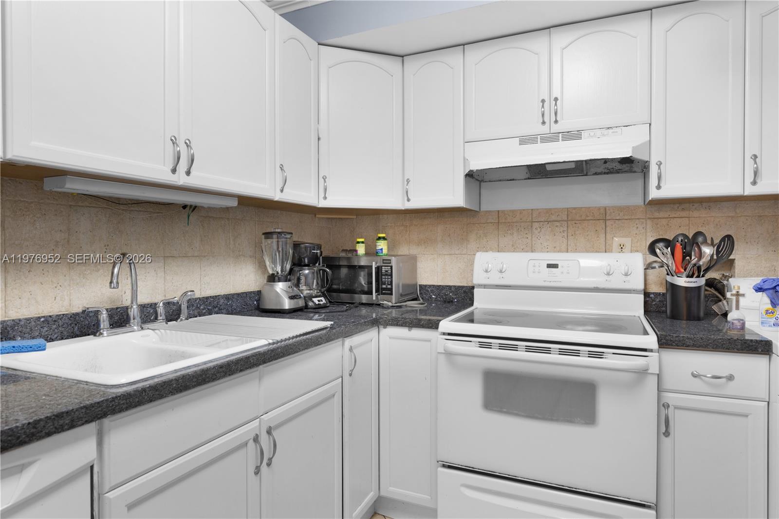 290 174th Street 1006 Property Photo 16