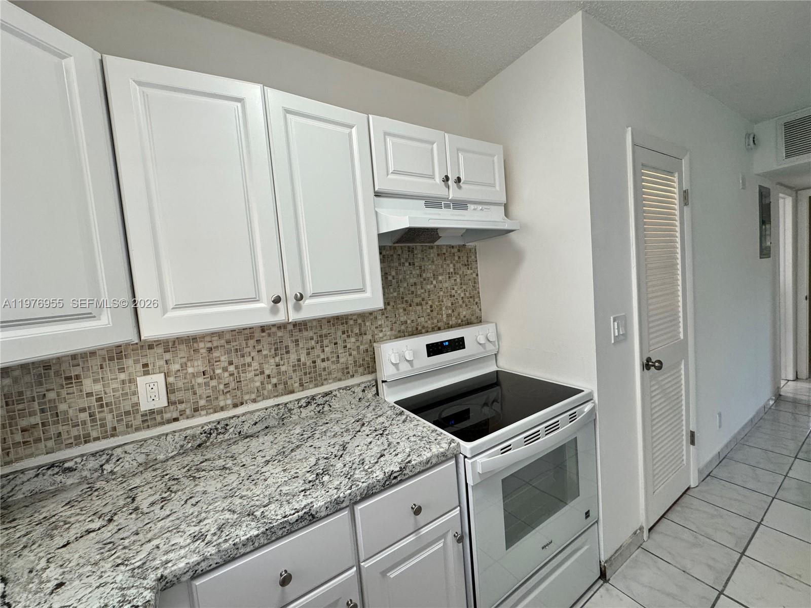 4140 Woodside Drive 107 Property Photo 4