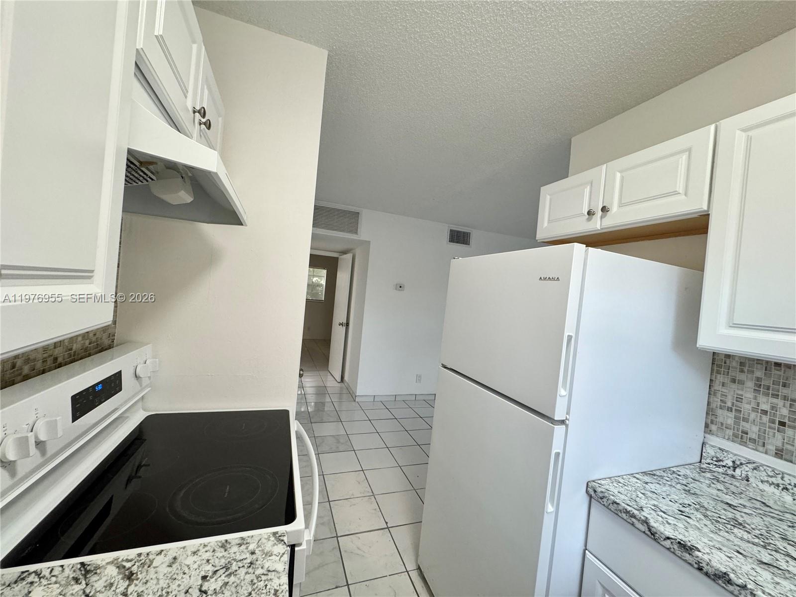 4140 Woodside Drive 107 Property Photo 5