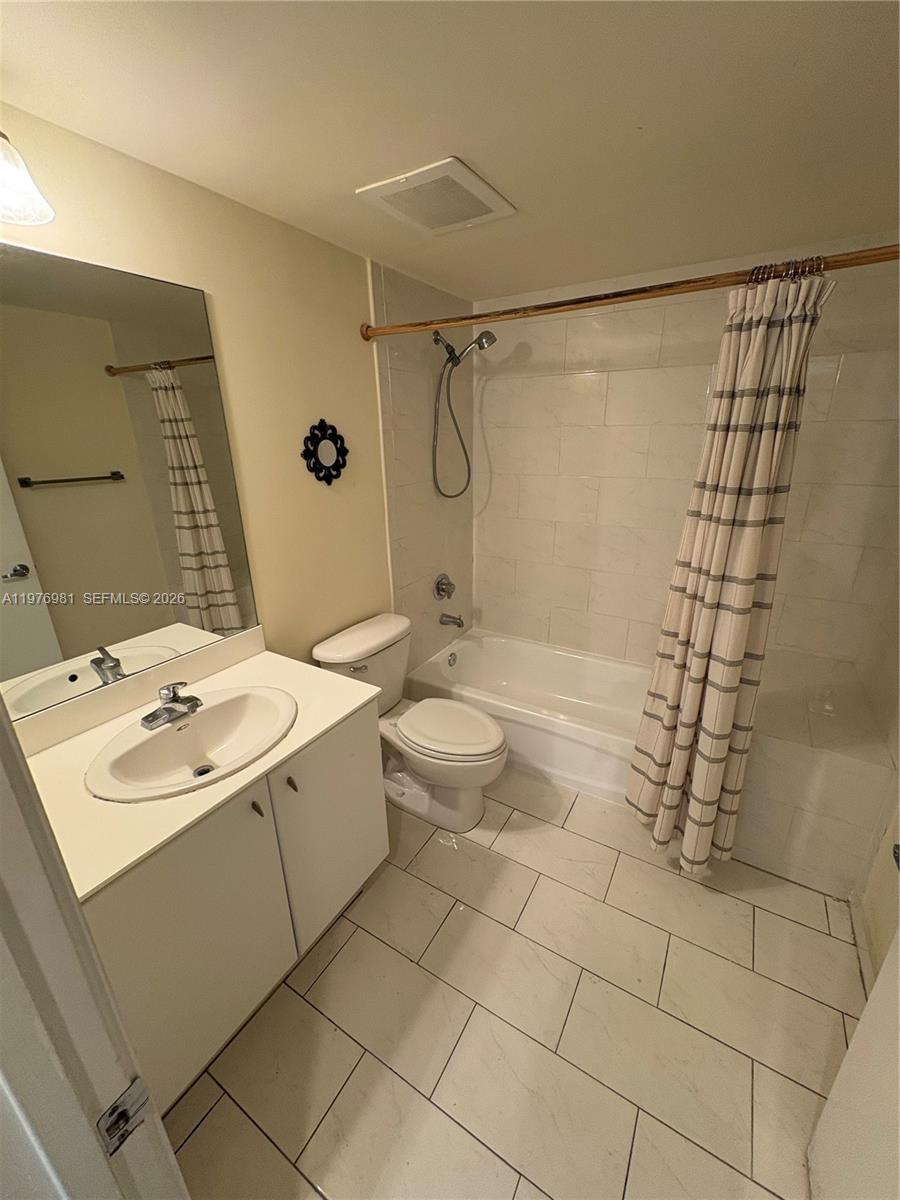 2740 Sw 28th Terrace 304 Property Photo 11