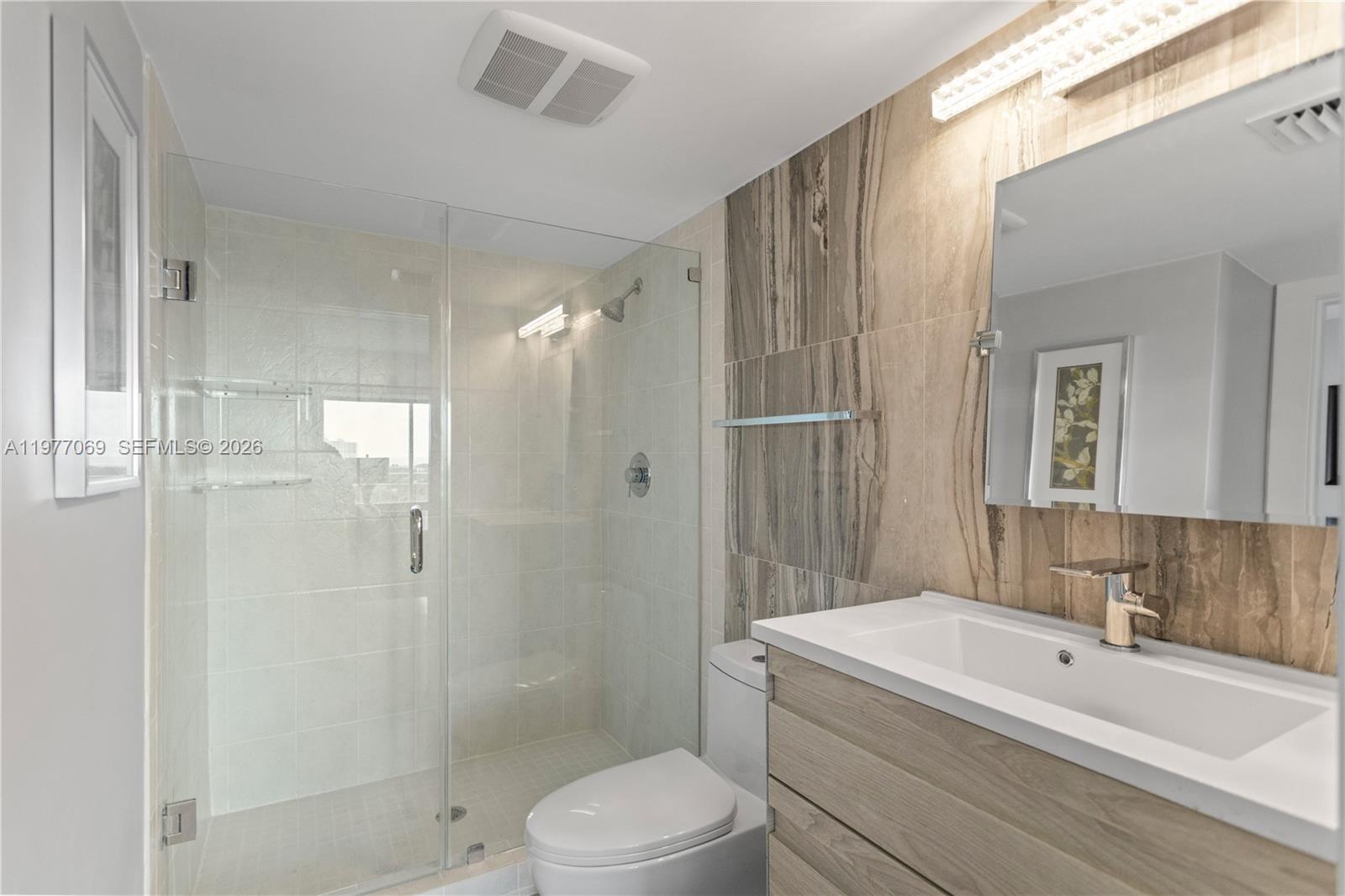 2611 N Riverside Drive 901 Property Photo 15