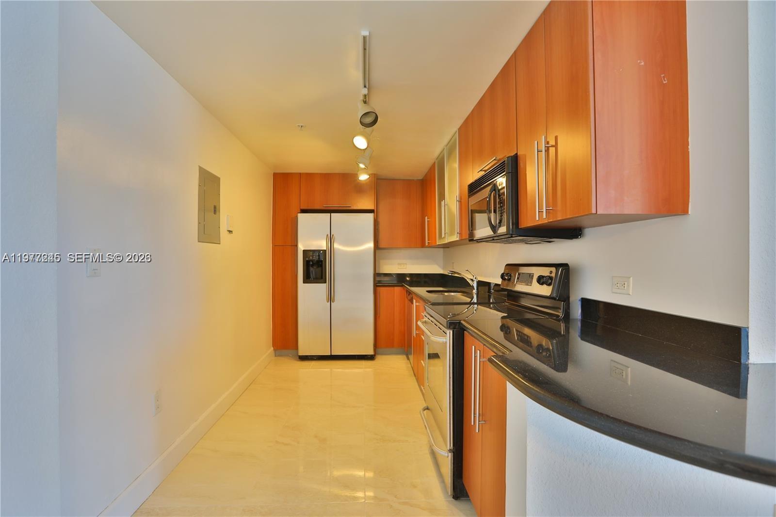 7501 E Treasure Drive 4k Property Photo 1