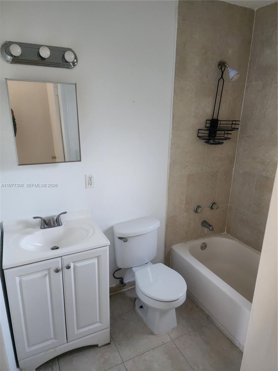 6910 Nw 5th Place Property Photo 13