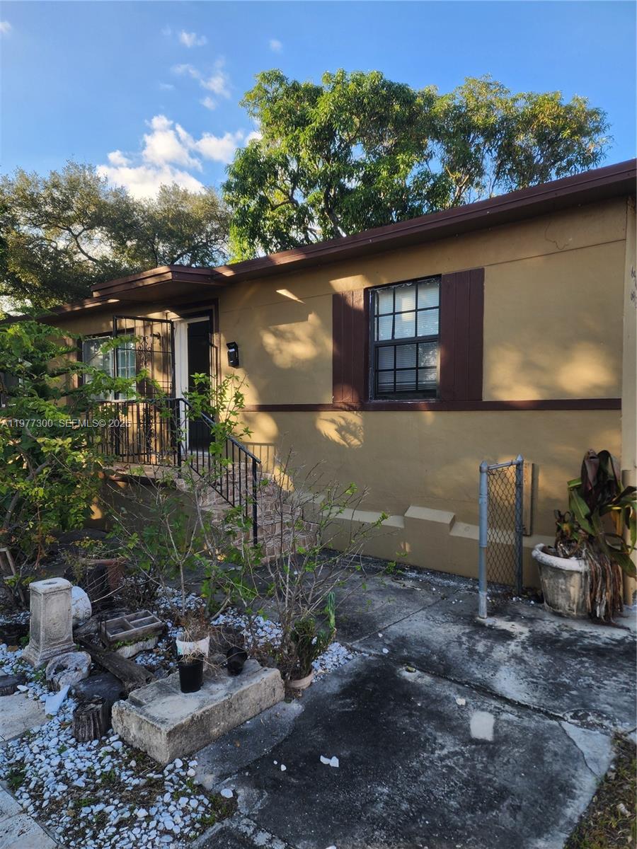 6910 Nw 5th Place Property Photo 17