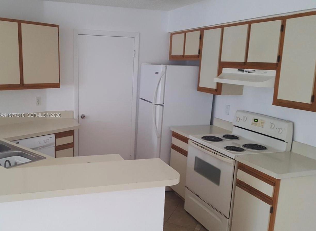9999 Summerbreeze Drive 420 Property Photo 18