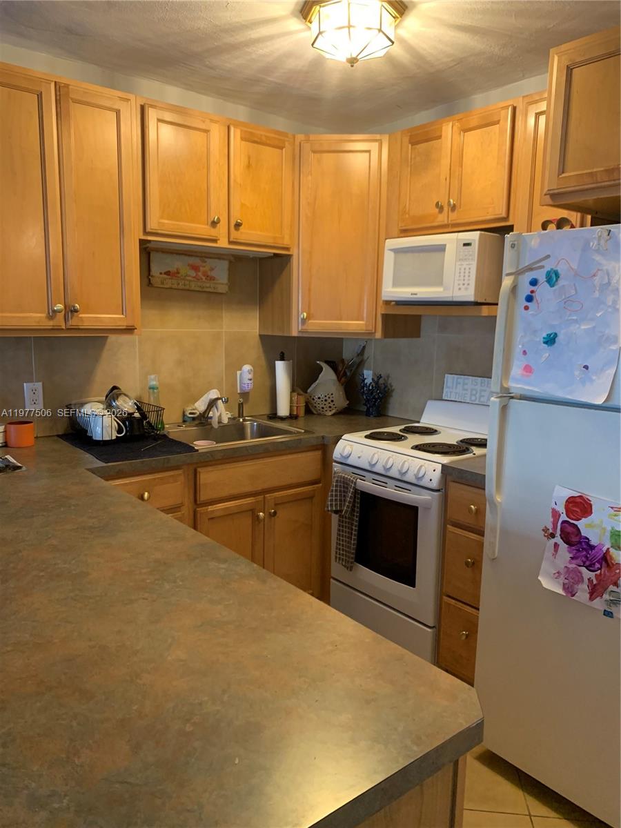 322 Taylor Street 2d Property Photo 17