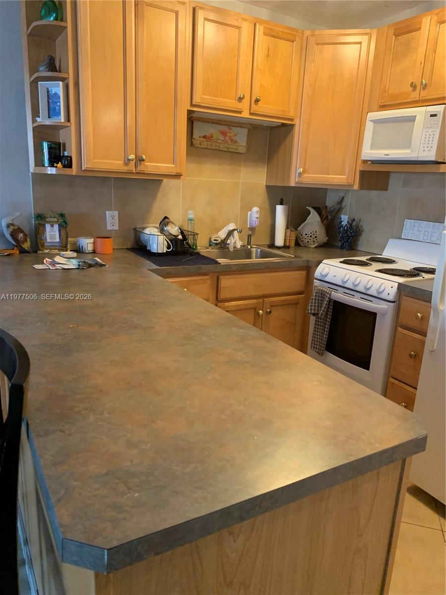 322 Taylor Street 2d Property Photo 19