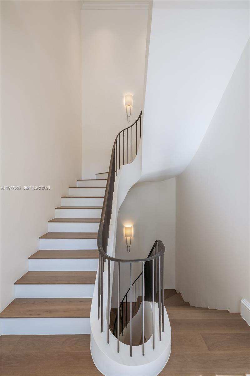 743 Almeria Avenue Property Photo 38