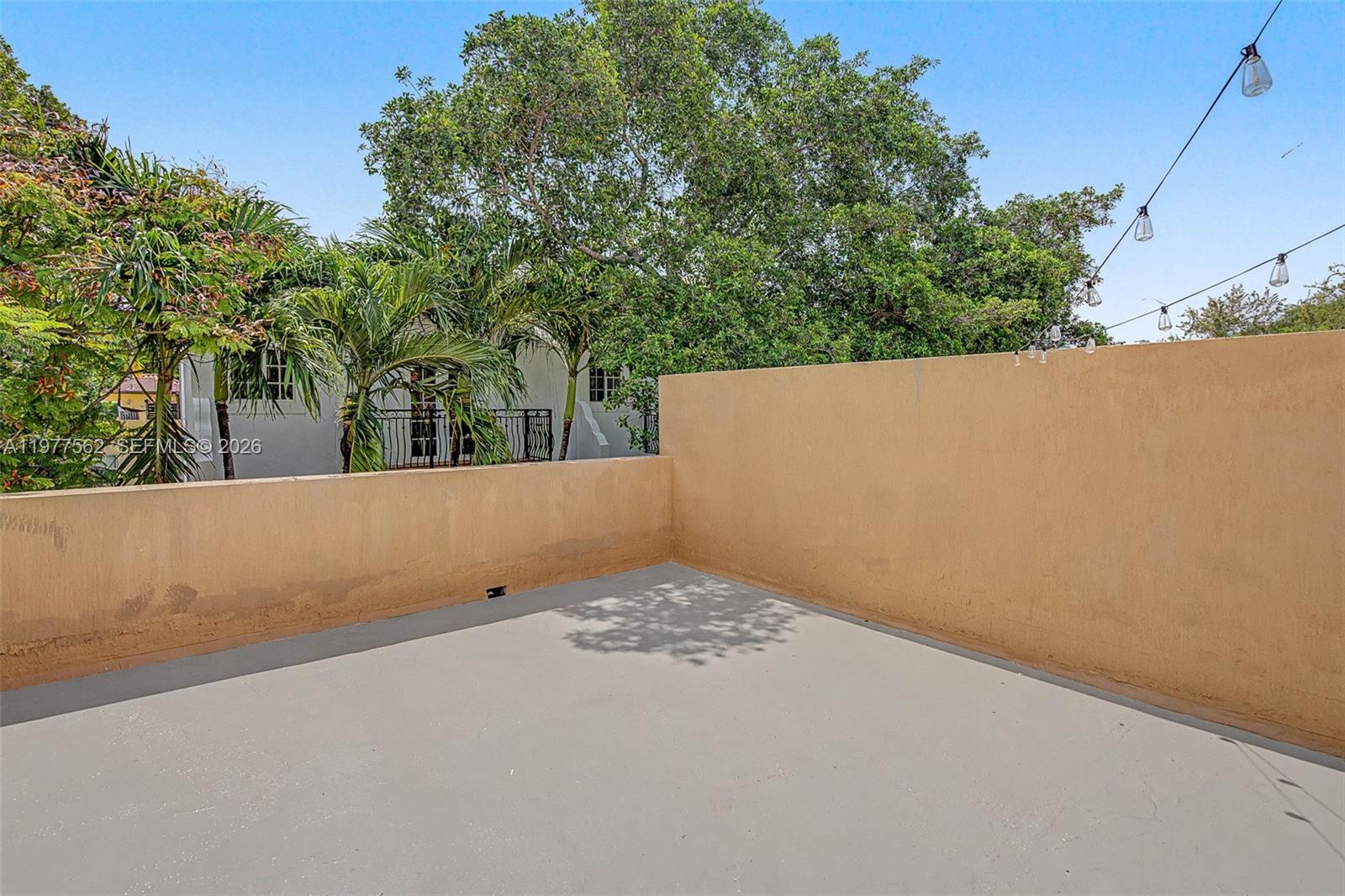 2945 Coconut Avenue Property Photo 25
