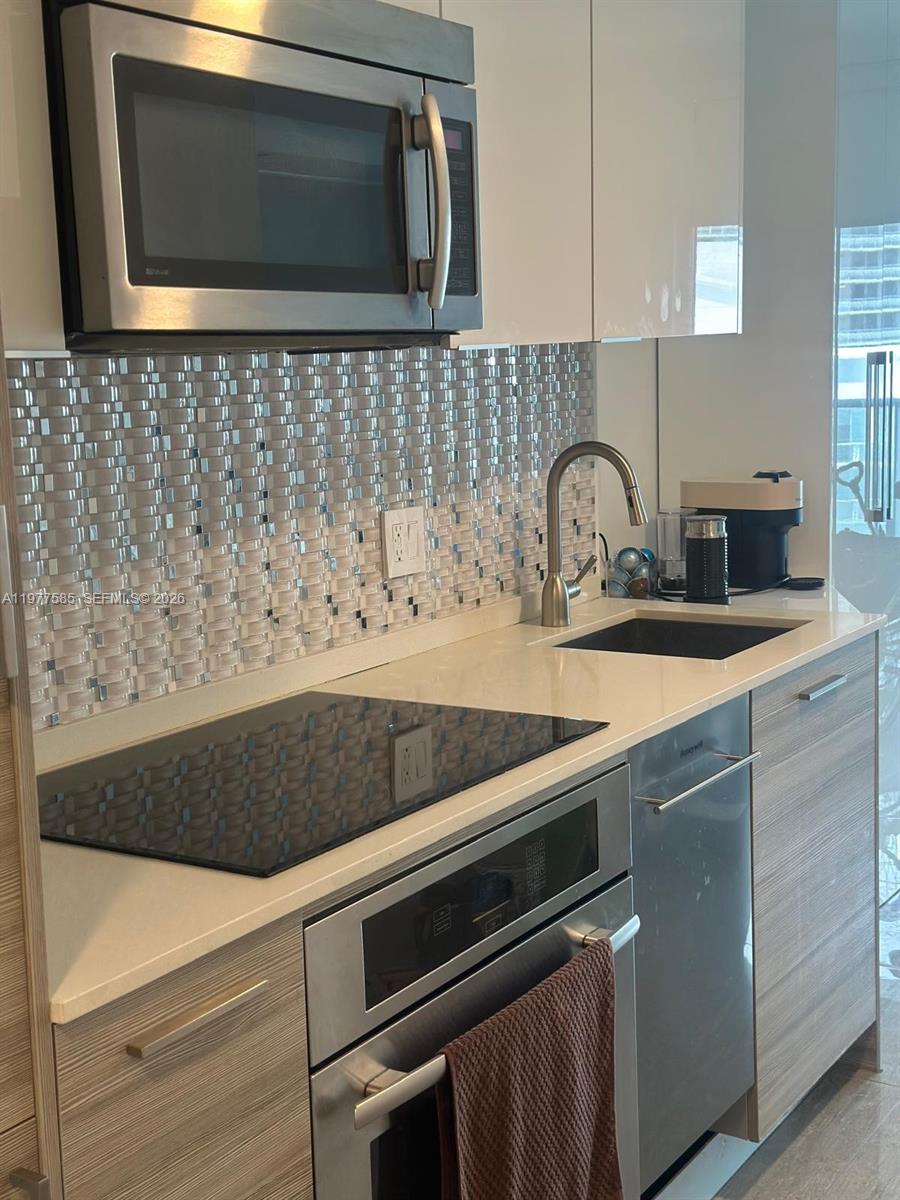 1300 Brickell Bay Drive 2512 Property Photo 11