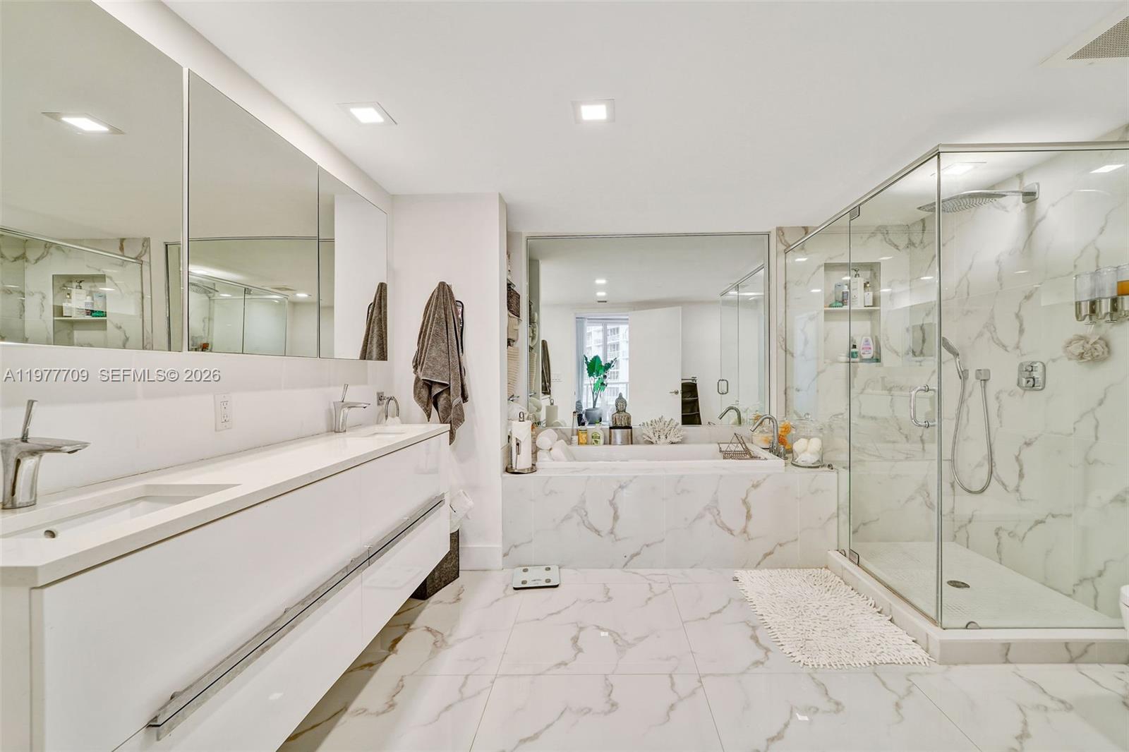 495 Brickell Avenue 2804 Property Photo 21