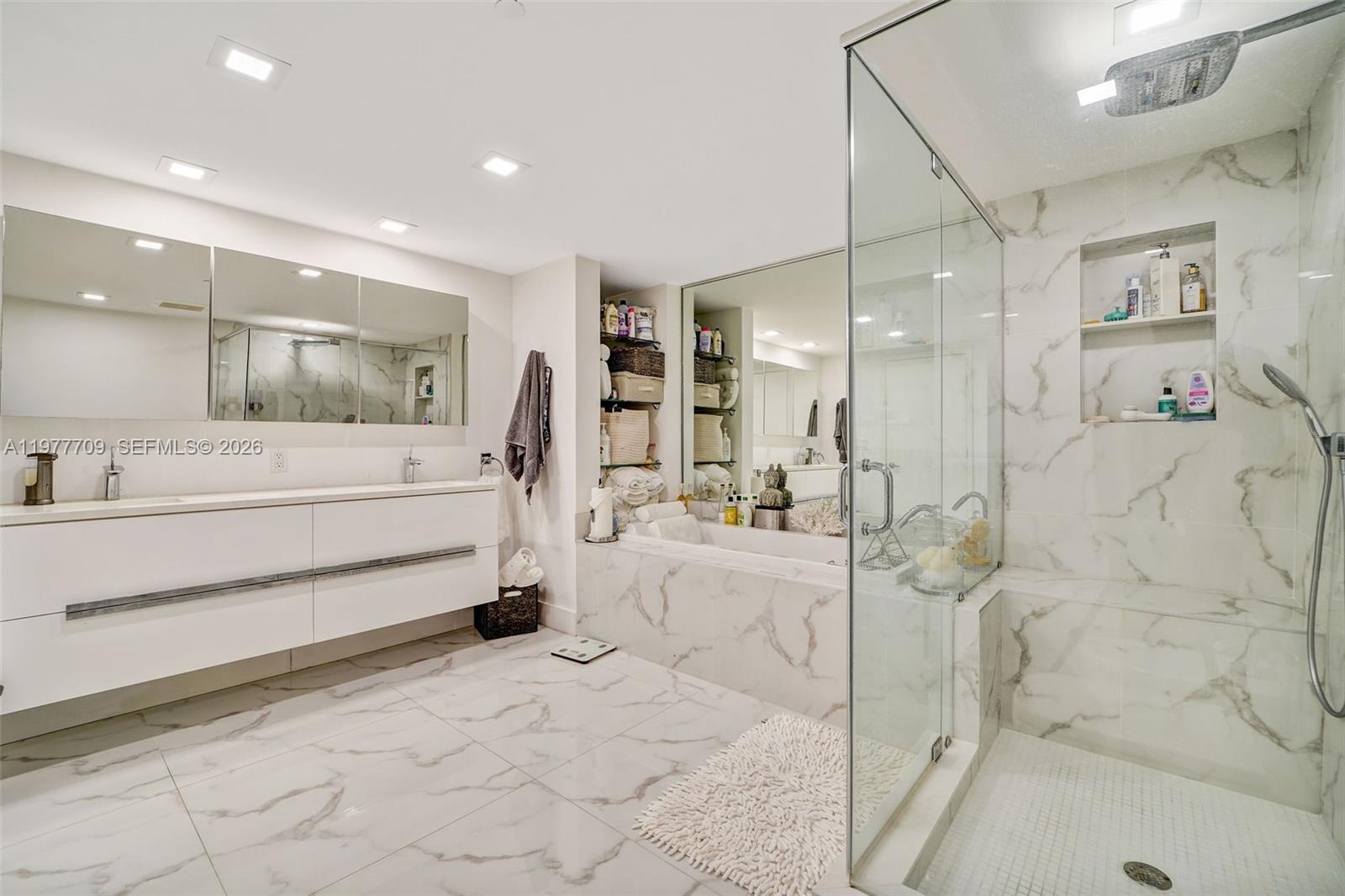 495 Brickell Avenue 2804 Property Photo 22