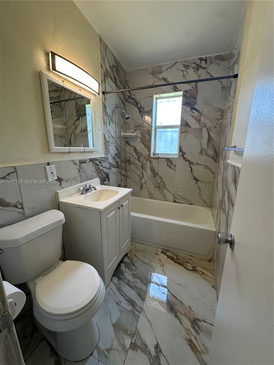 10761 Sw 221st Street Property Photo 9